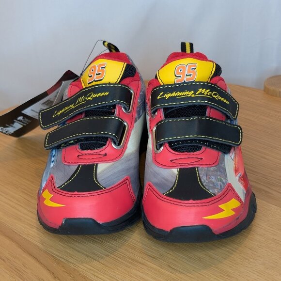 💜 2 for 30 💜 NWT Pixar Cars Lightning McQueen Velcro Shoes - Picture 2 of 5